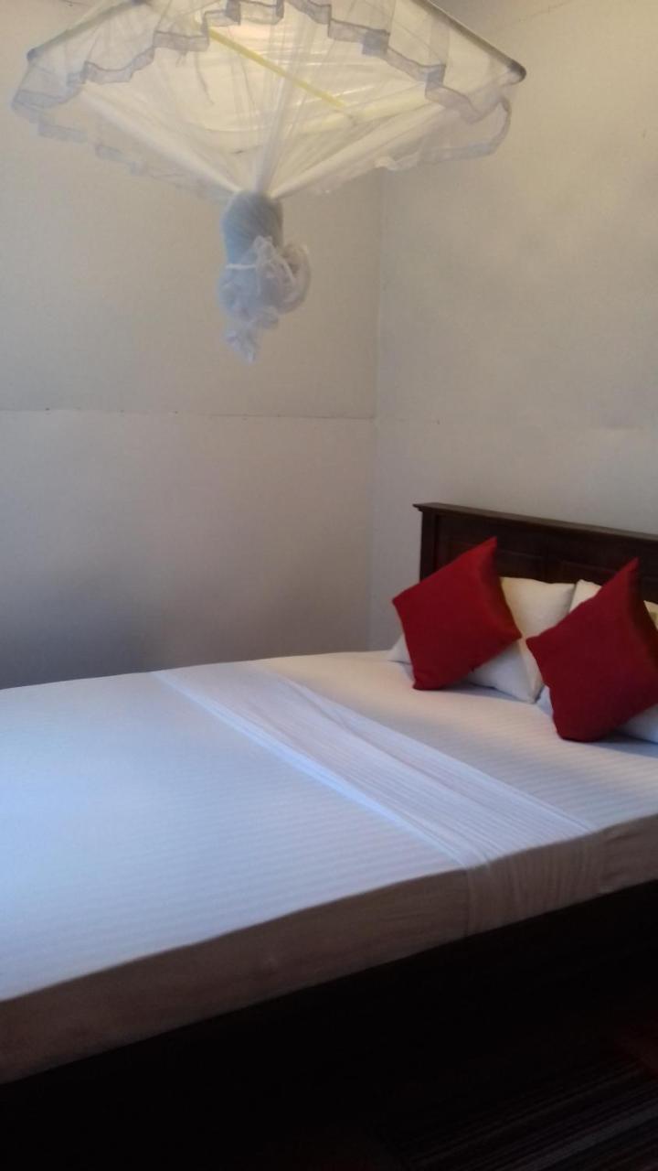 Kandy View Garden Hotel Экстерьер фото
