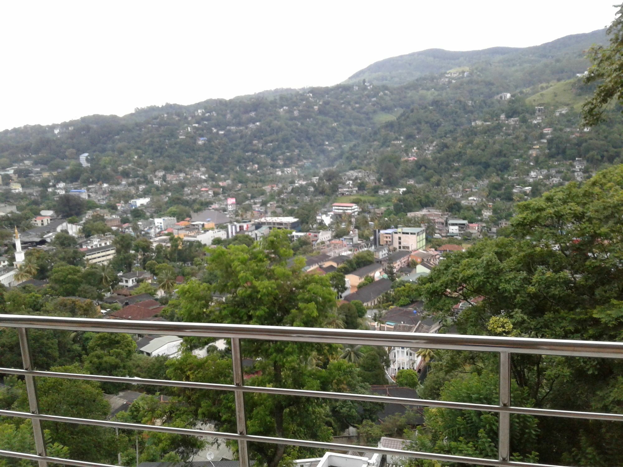 Kandy View Garden Hotel Экстерьер фото